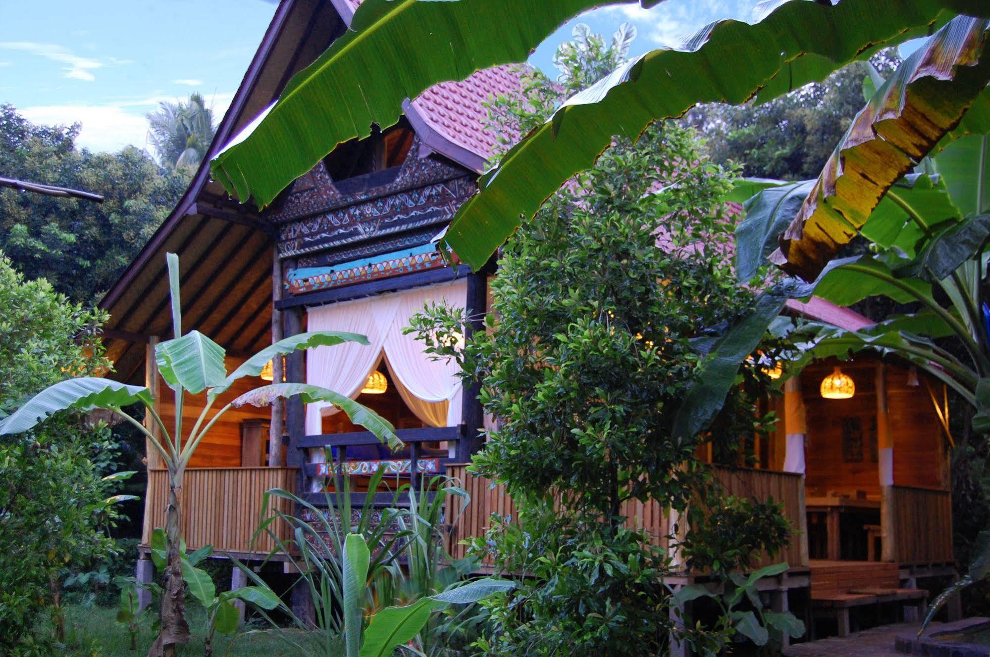 Indo Rumah Zengarden Buleleng Exterior foto